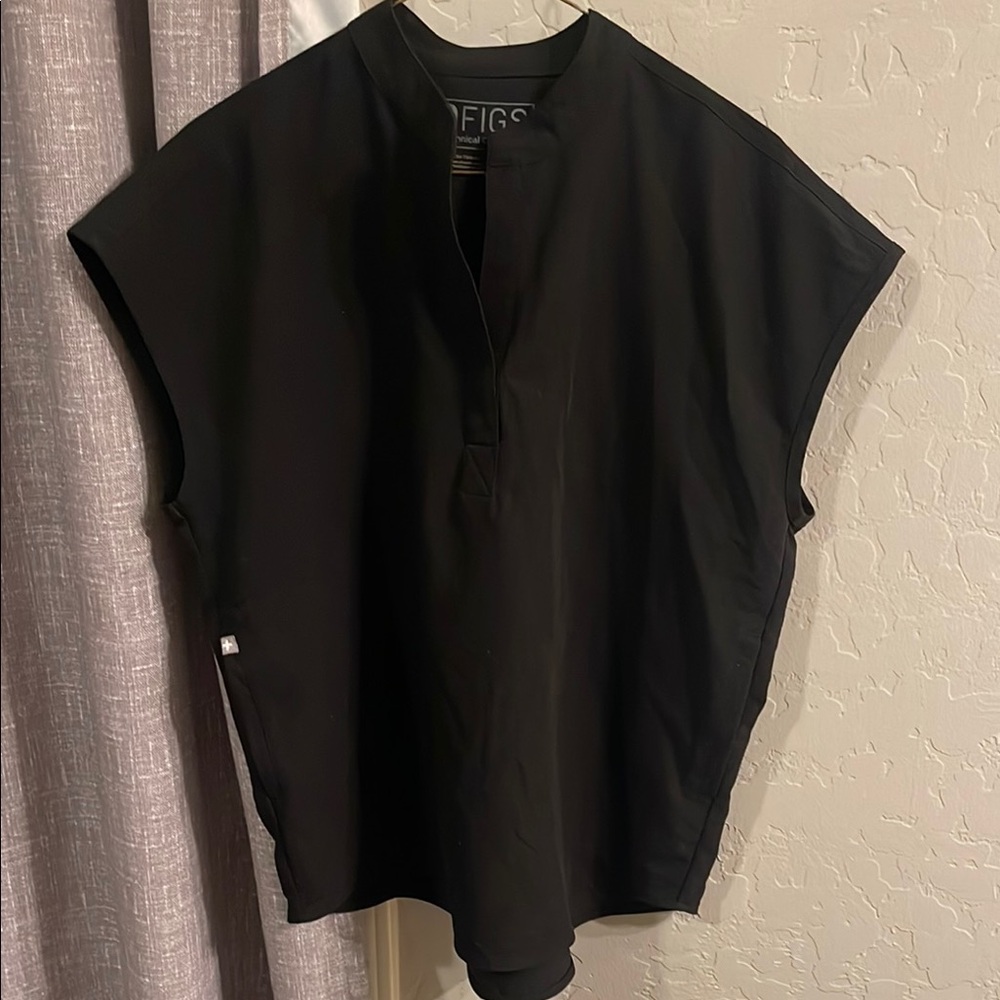 FIGS Women's Black Top